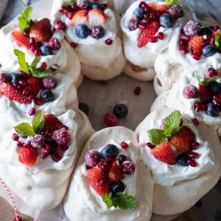 Pavlova Wreath