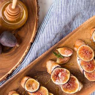 Fig and Goat Cheese Crostini with Honey