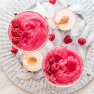 Raspberry Peach Frosé (Frozen rosé)