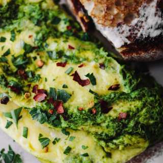 Herby Kale Sauce Omelette