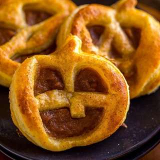 Jack O' Lantern Pumpkin Hand Pies
