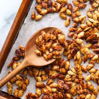 Roasted Pumpkin Seeds (Perfectly Crispy!)