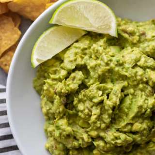 Easy 4 Ingredient Guacamole