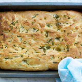 Shockingly easy Italian focaccia bread (no knead!)