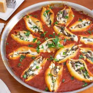 Vegetarian Skillet Stuffed Shells