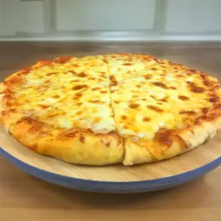 Cheese & Tomato Pizza