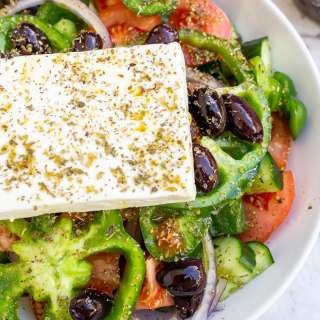 Greek Village Salad (Horiatiki Salata)