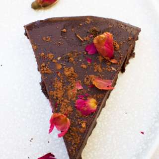 10-minute no bake chocolate truffle cake