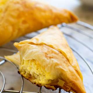 Tiropitakia (Mini Greek Feta Cheese Pies)