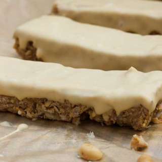 Sweet and salty peanut butter granola bars