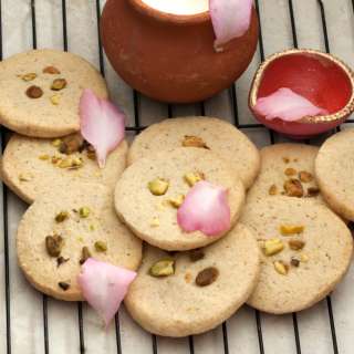 Eggless Thandai Cookies