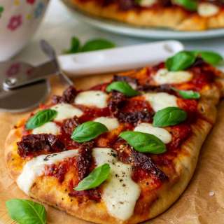 10-Minute Air Fryer Naan Pizza (Super Easy!)