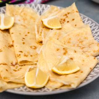 Thin English Pancakes Recipe (With Lemon And Sugar)