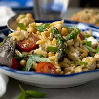 Asparagus, tomato and chickpea orzo salad