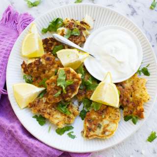 Cauliflower fritters with feta and mint (frying pan or air fryer)