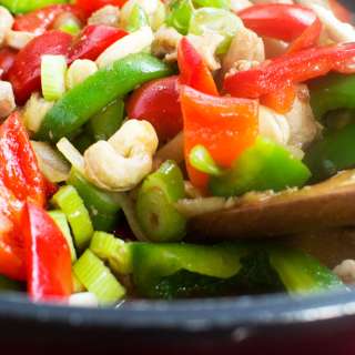 20-minute Chicken With Cashew Nuts And Peppers