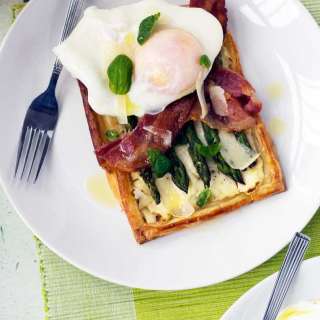 Puff Pastry Asparagus Tartlets With Bacon