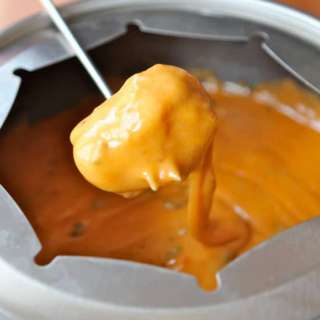 Cheesy Roasted Jalapeño Fondue