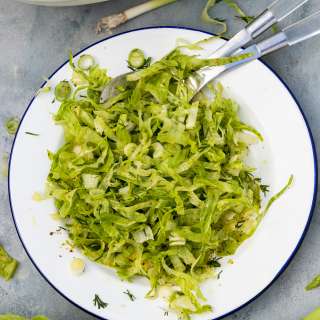 Simple Greek Lettuce Salad (Maroulosalata)