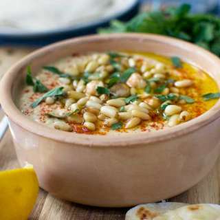 Perfect hummus with pine nuts and paprika (with 2-ingredient flatbread)