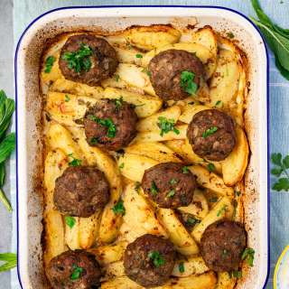 Bifteki (One Pan Greek Burgers And Potatoes)