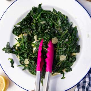 5-Minute Sautéed Frozen Spinach (With Garlic And Lemon)