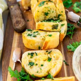 Easy Air Fryer Garlic Bread (Fresh Or Frozen Mini Loaves)