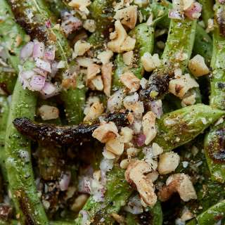 Charred Green Beans with Walnuts