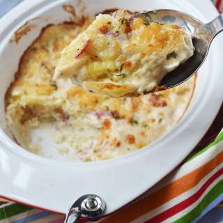 Creamy Garlic Parmesan Potatoes (Dauphinoise Potatoes)