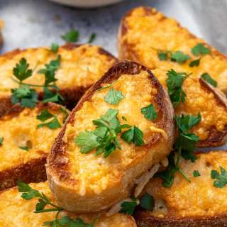 10-Minute Parmesan Cheese Toasts (For Soups, A Side Dish Or Appetizer And More!)