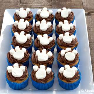 Paw Print Cupcakes