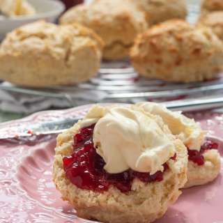'Magic' 3 Ingredient Lemonade Scones