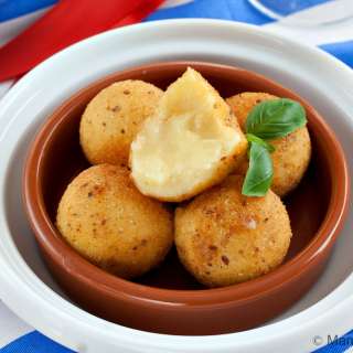 Cheese Bitterballen