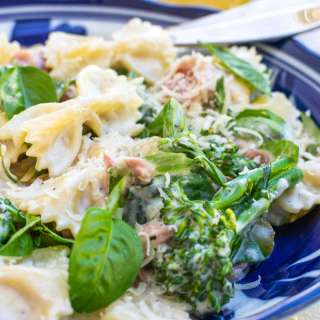 20-Minute Prosciutto Pasta (With Broccoli & Ricotta)