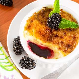 Crème Brûlée with Blackberry Coulis
