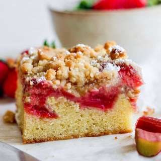 Strawberry Rhubarb Crumb Bars
