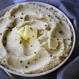 Mashed Cauliflower with Roasted Garlic