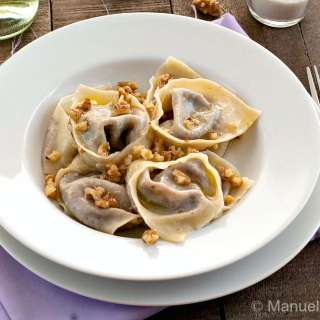Radicchio and Gorgonzola Tortelloni with Butter and Walnuts #SundaySupper