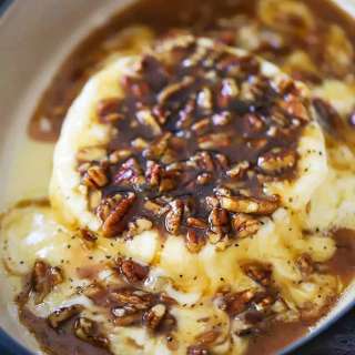 Baked Brie with Praline Sauce