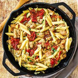 Pasta with Roasted Tomatoes and Pesto Chicken