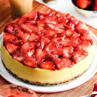 New York-Styled Cheese Cake with Strawberry Glaze