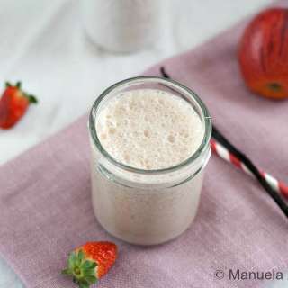 Strawberry, Banana and Apple Smoothie