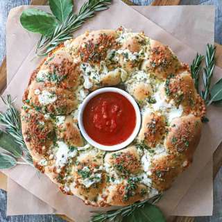 Cheesy Skillet Rolls