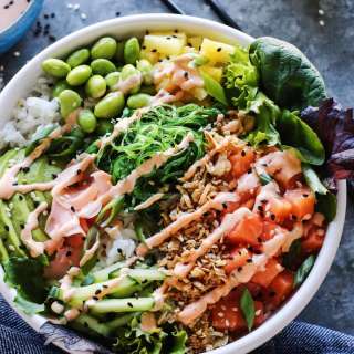 Easy Hawaiian Poke Bowl with Spicy Aioli