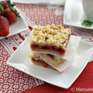 Strawberry Crumble Bars