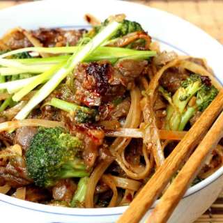 Beef and Broccoli Chow Fun