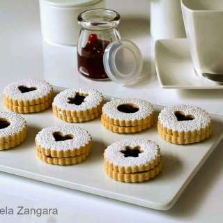 Linzer Cookies