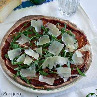 Prosciutto, Rocket and Grana Cheese Pizza