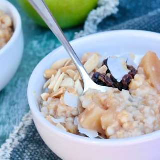 Apple Cinnamon Oatmeal Slow Cooked