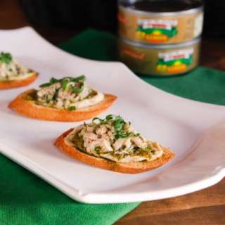 Mediterranean Tuna Hummus Crostini